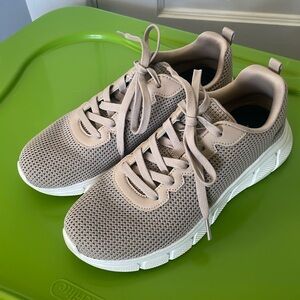 Skechers BOBS women’s 7.5 Sport B Flex Visionary Essence tan Sneakers casual